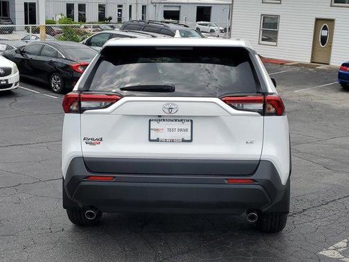 2025 Toyota RAV4 LE