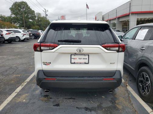 2024 Toyota RAV4 XLE