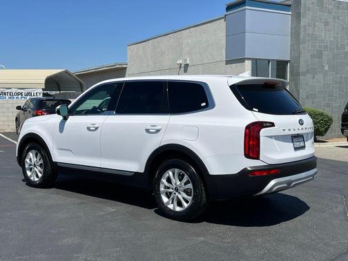 Glacial White Pearl 2021 Kia Telluride LX