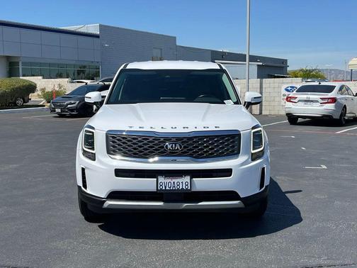 Glacial White Pearl 2021 Kia Telluride LX