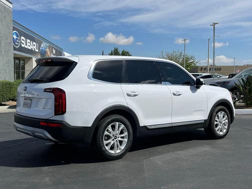 Glacial White Pearl 2021 Kia Telluride LX