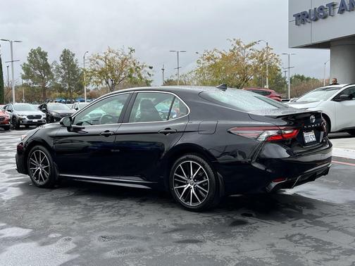 2023 Toyota Camry SE