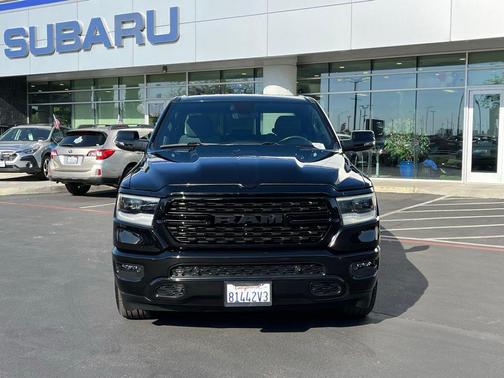 Diamond Black Crystal Pearlcoat 2023 RAM 1500 Big Horn/Lone Star