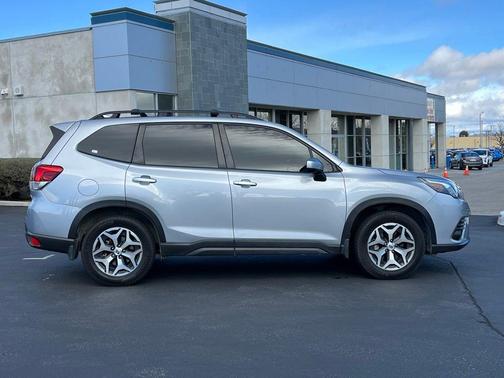 2022 Subaru Forester Premium
