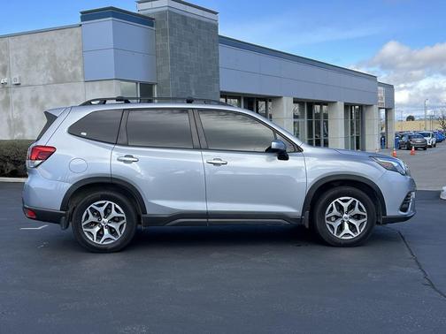2022 Subaru Forester Premium