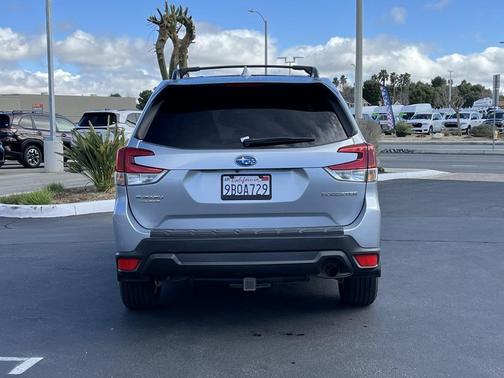 2022 Subaru Forester Premium