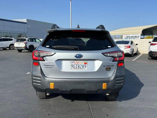 Ice Silver Metallic 2023 Subaru Outback Wilderness