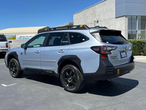 Ice Silver Metallic 2023 Subaru Outback Wilderness