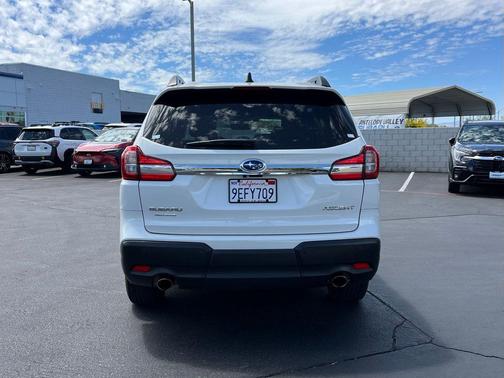 Crystal White Pearl 2022 Subaru Ascent Premium 7-Passenger