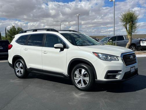 Crystal White Pearl 2022 Subaru Ascent Premium 7-Passenger