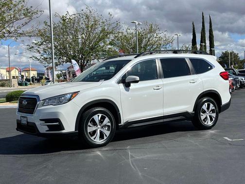 Crystal White Pearl 2022 Subaru Ascent Premium 7-Passenger