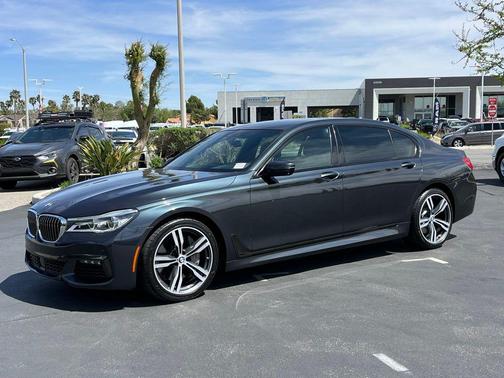 Singapore Gray Metallic 2019 BMW 750 I