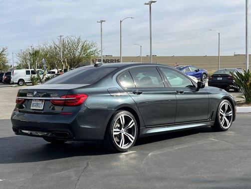 Singapore Gray Metallic 2019 BMW 750 I
