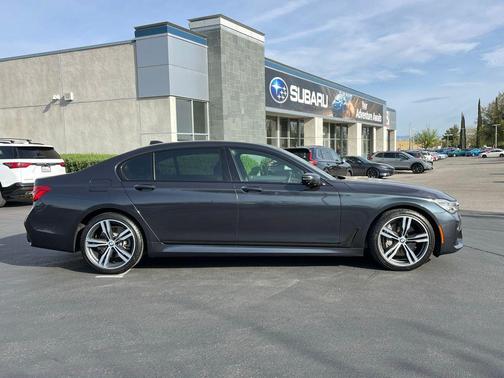 Singapore Gray Metallic 2019 BMW 750 I