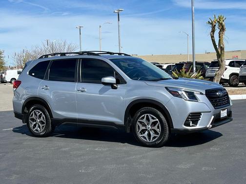 2022 Subaru Forester Premium
