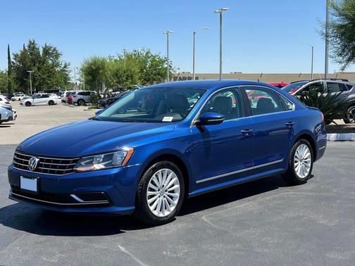 Blue Metallic 2016 Volkswagen Passat 1.8T SE