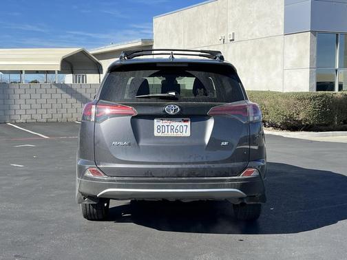 2018 Toyota RAV4 SE