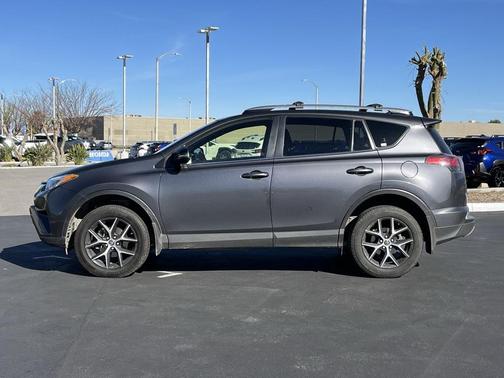 2018 Toyota RAV4 SE