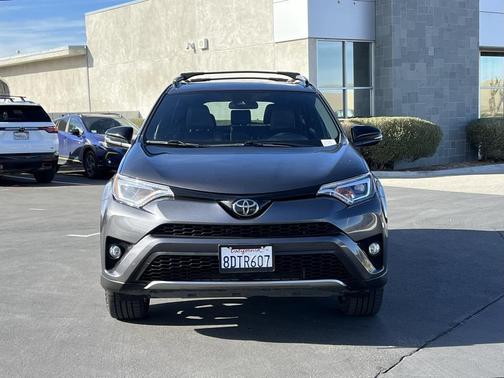 2018 Toyota RAV4 SE