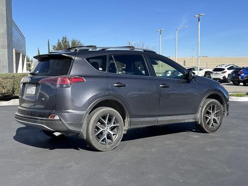 2018 Toyota RAV4 SE