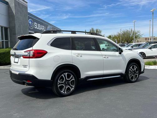 Crystal White Pearl 2023 Subaru Ascent Limited 7-Passenger