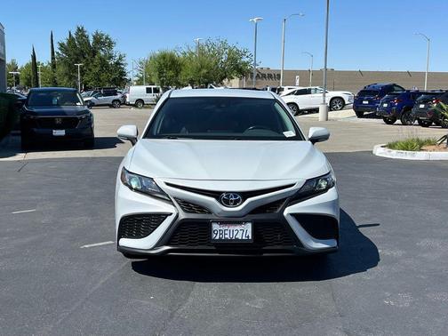 Ice Edge 2022 Toyota Camry SE