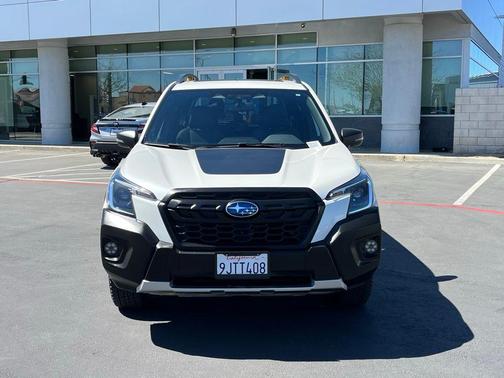 Crystal White Pearl 2023 Subaru Forester Wilderness