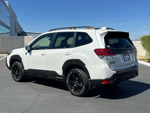 Crystal White Pearl 2023 Subaru Forester Wilderness