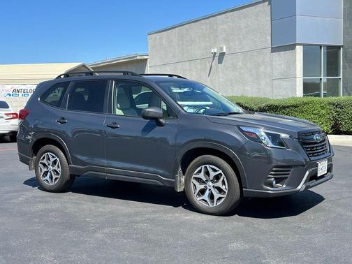 Magnetite Gray Metallic 2024 Subaru Forester Premium