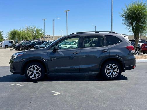 Magnetite Gray Metallic 2024 Subaru Forester Premium