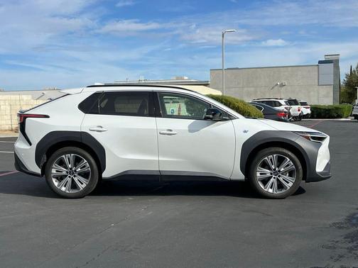 Cosmic White Pearl 2023 Subaru Solterra Touring