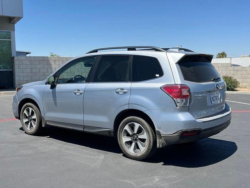 Ice Silver Metallic 2018 Subaru Forester 2.5i Limited