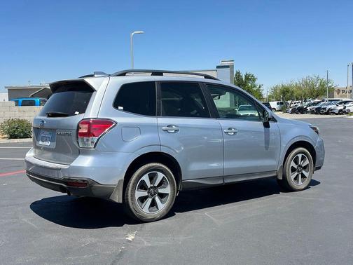 Ice Silver Metallic 2018 Subaru Forester 2.5i Limited