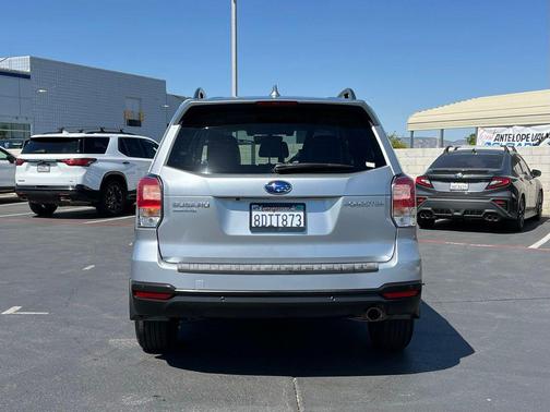 Ice Silver Metallic 2018 Subaru Forester 2.5i Limited