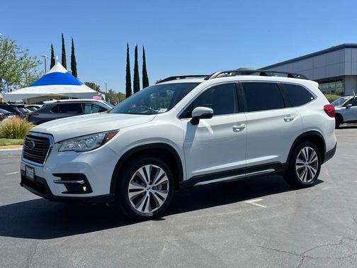 Crystal White Pearl 2022 Subaru Ascent Limited 7-Passenger