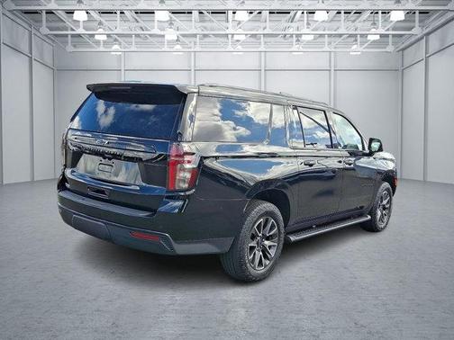 2023 Chevrolet Suburban 4WD Z71