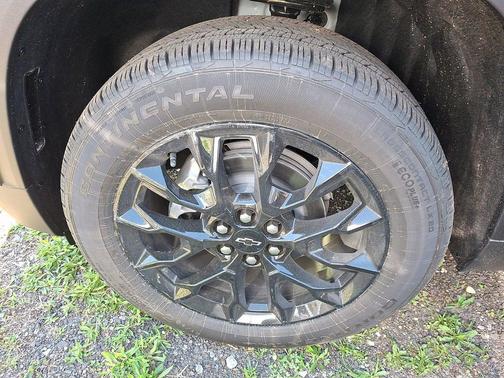 Sterling Gray Metallic 2026 Chevrolet Traverse LT