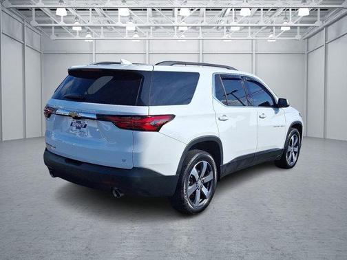 2022 Chevrolet Traverse LT Leather