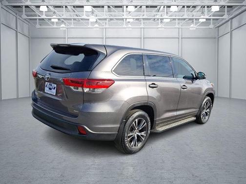 2018 Toyota Highlander LE