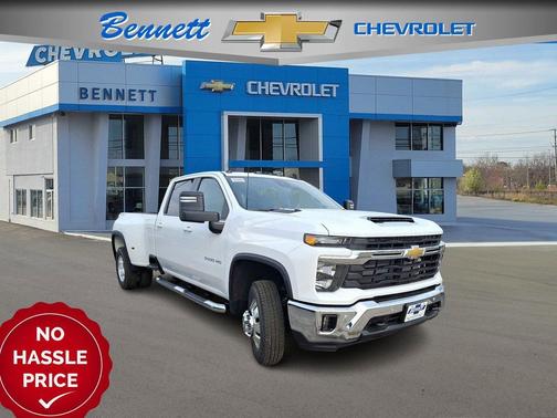 Summit White 2026 Chevrolet Silverado 3500 LT