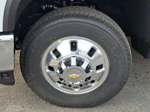 Summit White 2026 Chevrolet Silverado 3500 LT