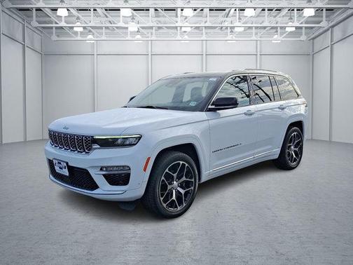 2022 Jeep Grand Cherokee Summit