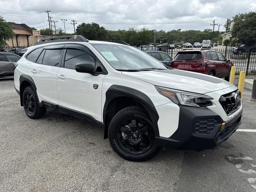 Crystal White Pearl 2024 Subaru Outback Wilderness