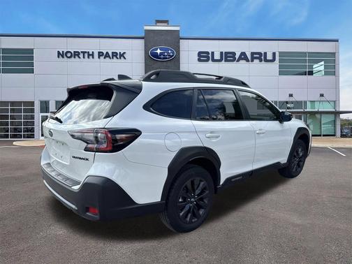 Crystal White Pearl 2025 Subaru Outback Onyx Edition