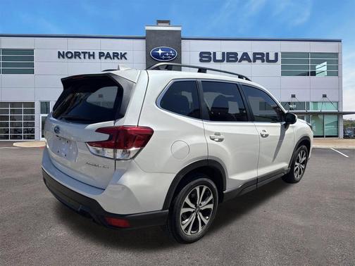 Crystal White Pearl 2023 Subaru Forester Limited