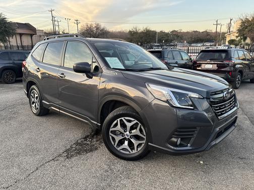 2023 Subaru Forester Premium