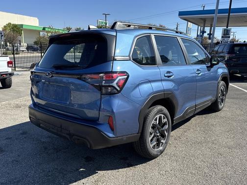 2025 Subaru Forester Base