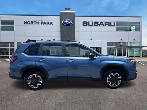 2025 Subaru Forester Base