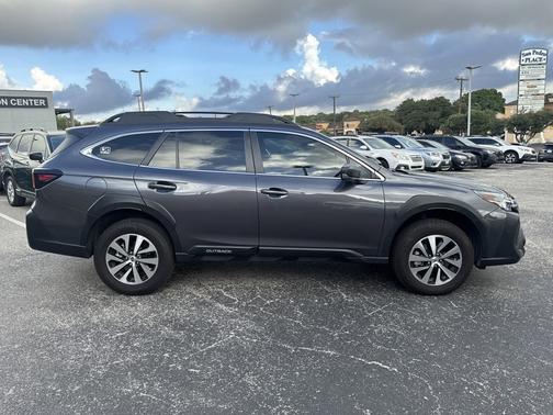 2025 Subaru Outback Base