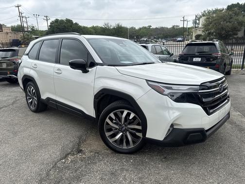 Crystal White Pearl 2025 Subaru Forester Touring